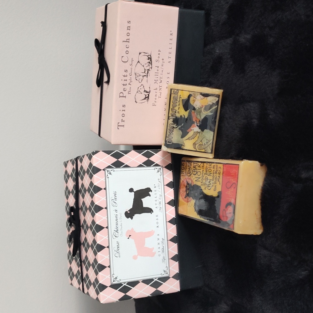 Lot of guest soaps--poodles, pigs, cat art, Toulouse Lautrec